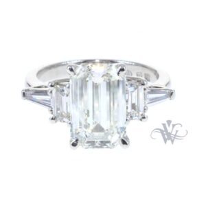 EMERALD CUT DIAMOND FLANKED BY TRAPEZIUM AND BAGUETTE DIAMONDS #3601