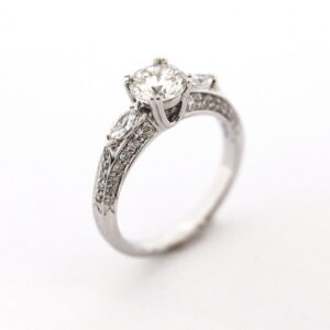 PLATINUM DIAMOND RING #8012